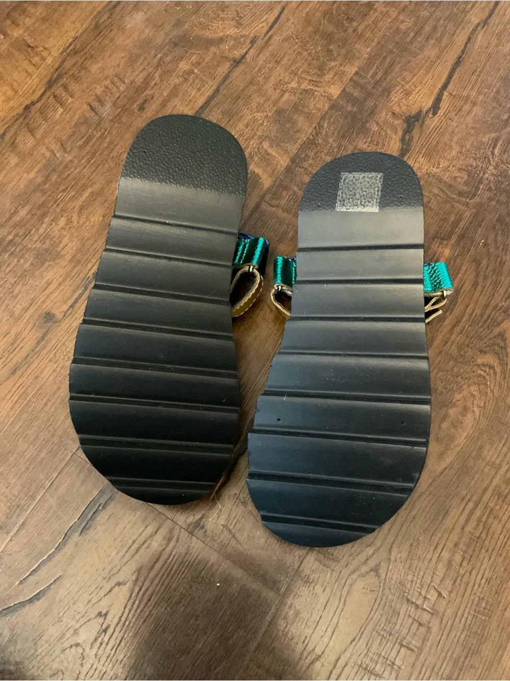 Kurt Geiger London Kids MINI ORION SANDAL Rainbow Metallic Strap Size 3/ EU 34